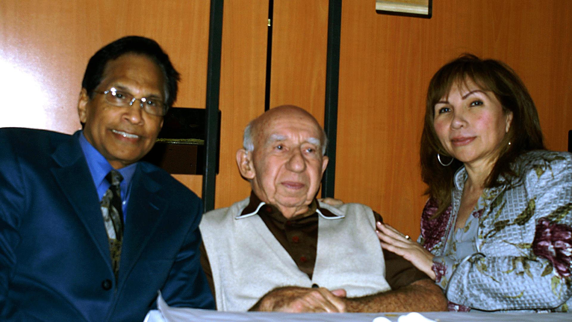 Photo-02 Man holding heart